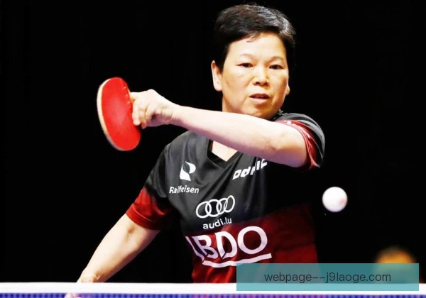 倪夏莲后撤步跳投命中，老将神勇全场沸腾